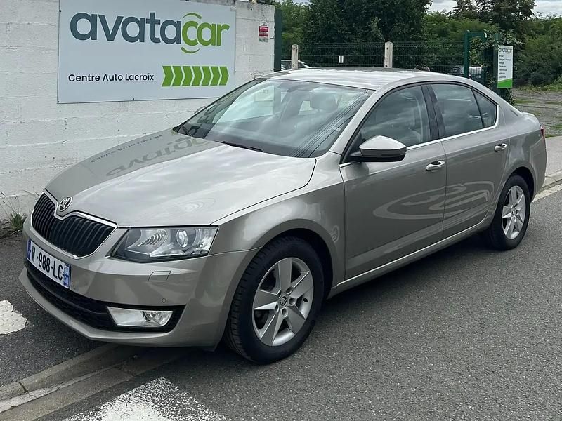 Beige Utilisé 2015 Skoda Octavia Elegance Berline | 11 900 € (Super prix) - Image 1/4
