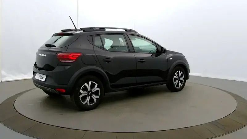 Image 2/4