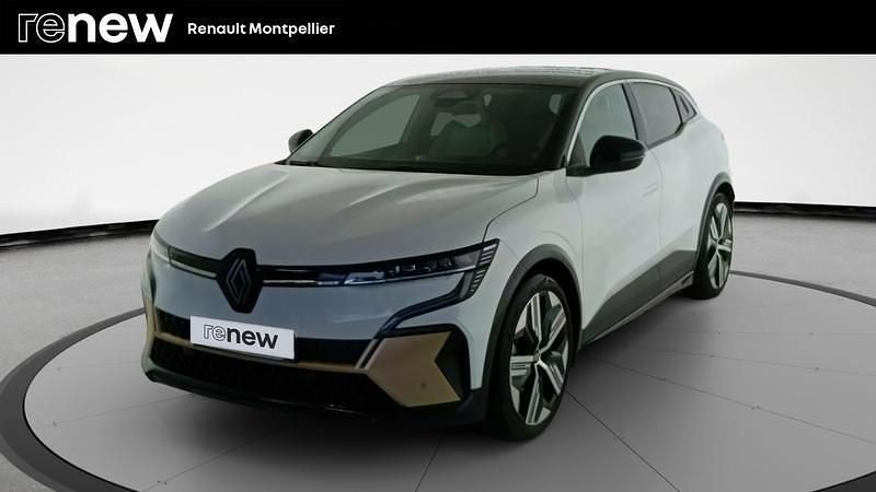 Blanc Utilisé 2022 Renault Mégane Iconic Berline | 23 999 € (Prix juste) - Image 1/4