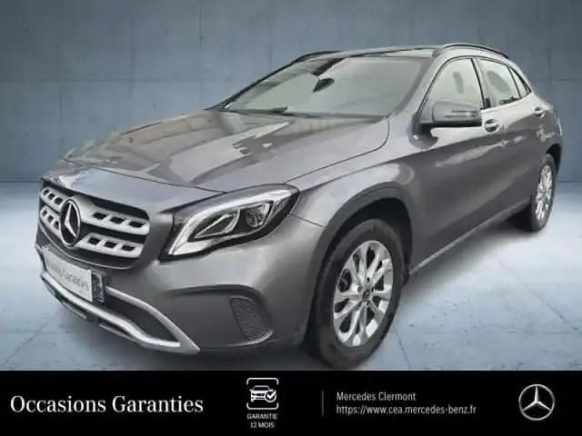 Gris montagne Utilisé 2018 Mercedes GLA220 Business SUV | 19 990 € - Image 1/4