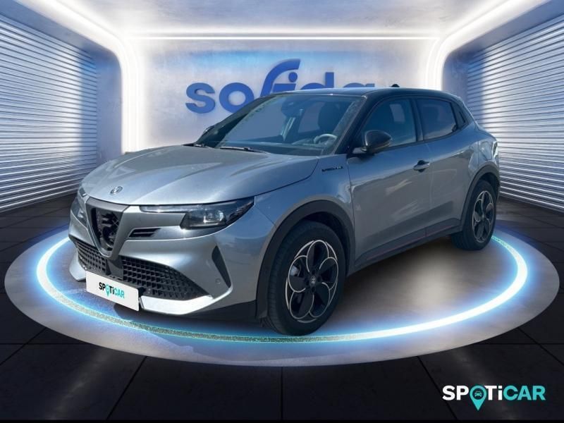 Noir Nouvelle 2025 Alfa Romeo Junior Edizione Speciale SUV | 39 990 € (Prix assez cher) - Image 1/3