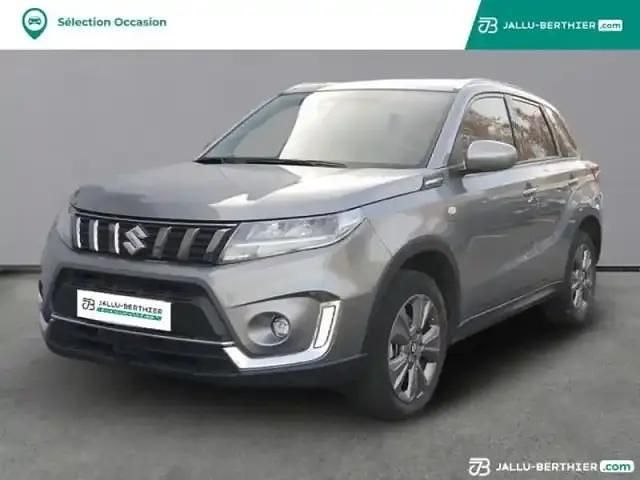 Galactic gray métallisé Occasion 2024 Suzuki Vitara SUV | 22 390 € (Prix juste) - Image 1/4