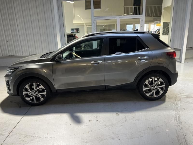 Gris météore métallisé Utilisé 2025 Kia Stonic GT-Line SUV | 23 599 € (Prix cher) - Image 1/4