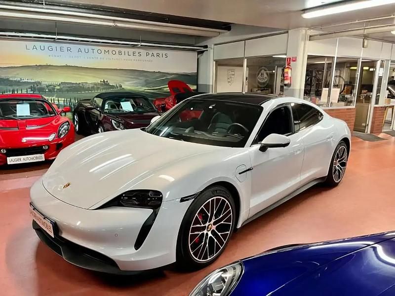 Gris Utilisé 2022 Porsche Taycan 4S Performance Package Berline | 79 900 € (Prix juste) - Image 1/4