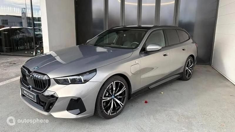 Gris Utilisé 2025 BMW 530e M Sport Break | 65 610 € (Bon prix) - Image 1/4