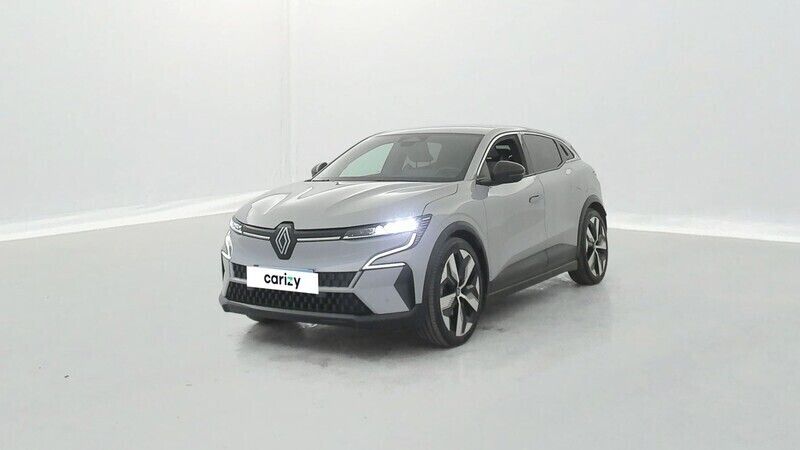 Gris Utilisé 2022 Renault Mégane Techno Berline | 24 990 € (Prix juste) - Image 1/4