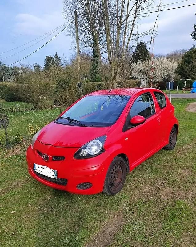 Utilisé 2011 Toyota Aygo Connect Style Citadine | 3 000 € - Image 1/4