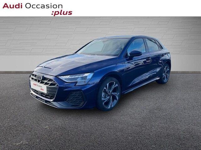 Bleu navarre métallisé Utilisé 2025 Audi A3 Sportback e-tron S-Line Berline | 53 900 € - Image 1/4