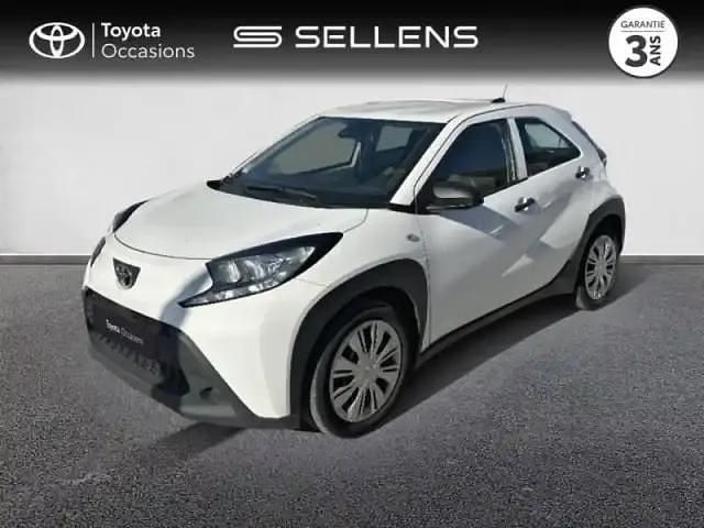 Blanc Utilisé 2023 Toyota Aygo X Business Edition SUV | 12 880 € - Image 1/4