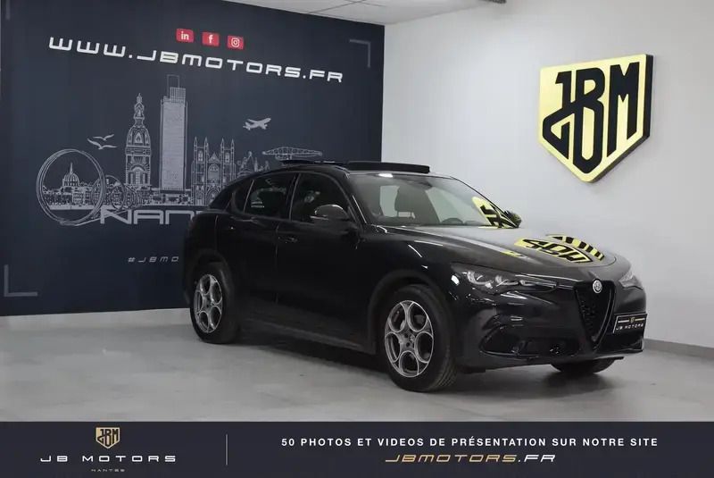Noir Utilisé 2024 Alfa Romeo Stelvio Sprint SUV | 40 995 € (Prix juste) - Image 1/4