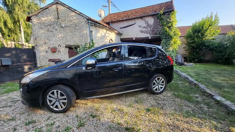 Noir Utilisé 2012 Peugeot 3008 SUV | 5 000 € - Image 1/4
