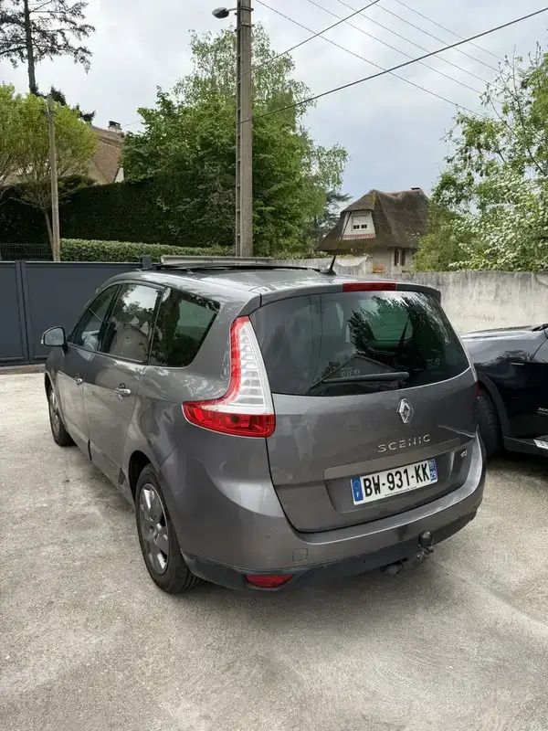 Utilisé 2011 Renault Grand Scénic III Monospace | 4 800 € (Bon prix) - Image 1/4