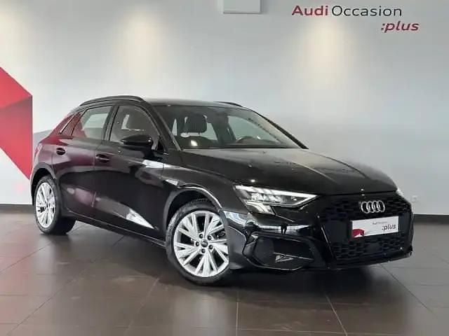 Noir Utilisé 2022 Audi A3 Sportback Advanced Berline | 25 980 € - Image 1/4