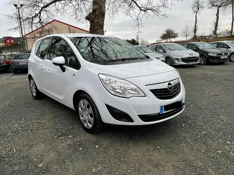 Blanc Utilisé 2013 Opel Meriva Edition Monospace | 6 000 € (Prix cher) - Image 1/4