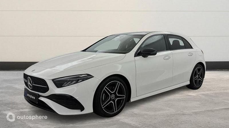 Blanc Utilisé 2024 Mercedes A200 AMG line Berline | 37 799 € (Prix cher) - Image 1/4