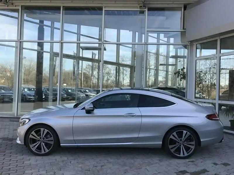 Gris Utilisé 2018 Mercedes E200 Coupé | 37 840 € (Prix juste) - Image 1/4