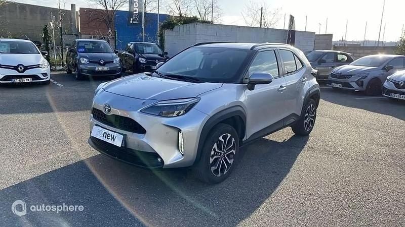 Gris Utilisé 2023 Toyota Yaris Cross Design SUV | 22 999 € (Bon prix) - Image 1/4