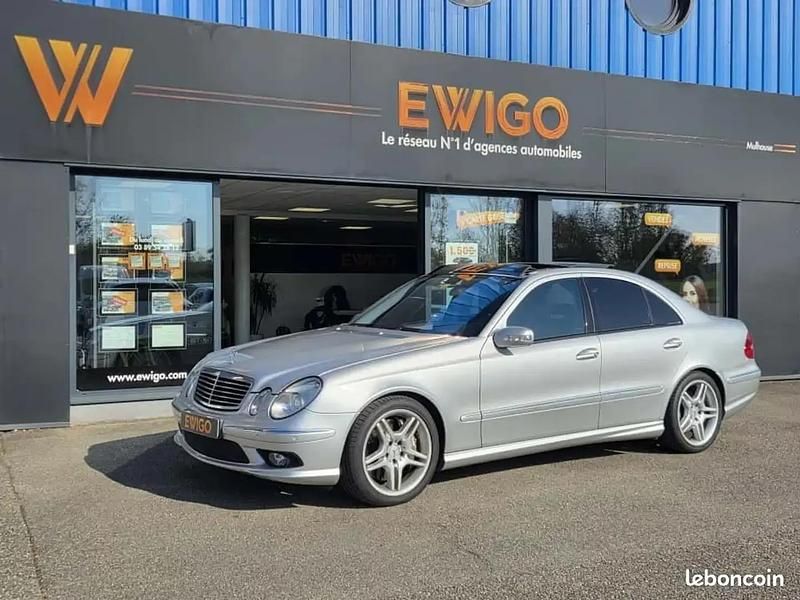 Beige Utilisé 2004 Mercedes E55 AMG AMG Berline | 23 990 € - Image 1/4