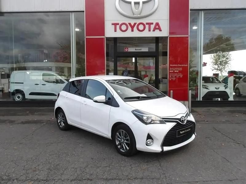 Blanc Utilisé 2017 Toyota Yaris Berline | 11 990 € (Prix cher) - Image 1/4