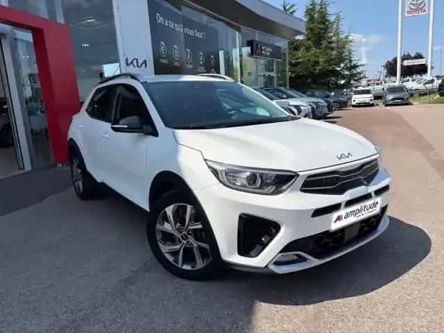 Occasion Kia Stonic GT-Line 100 ch (73 kW) 2023 Blanc cã©leste / toit noir SUV
