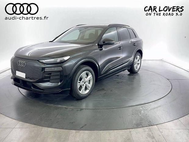 Noir Nouvelle 2025 Audi Q6 e-tron Design SUV | 72 890 € - Image 1/4