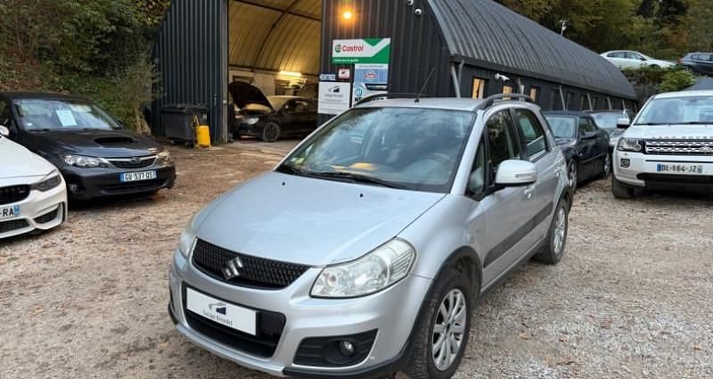 Gris Utilisé 2012 Suzuki SX4 S-Cross GLX SUV | 7 000 € - Image 1/4
