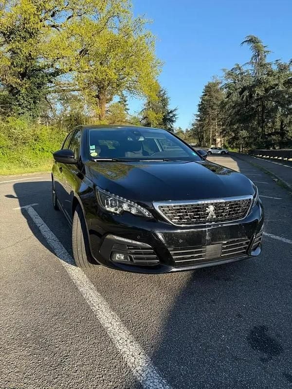 Noir Utilisé 2019 Peugeot 308 GT-line Berline | 12 000 € (Prix juste) - Image 1/4