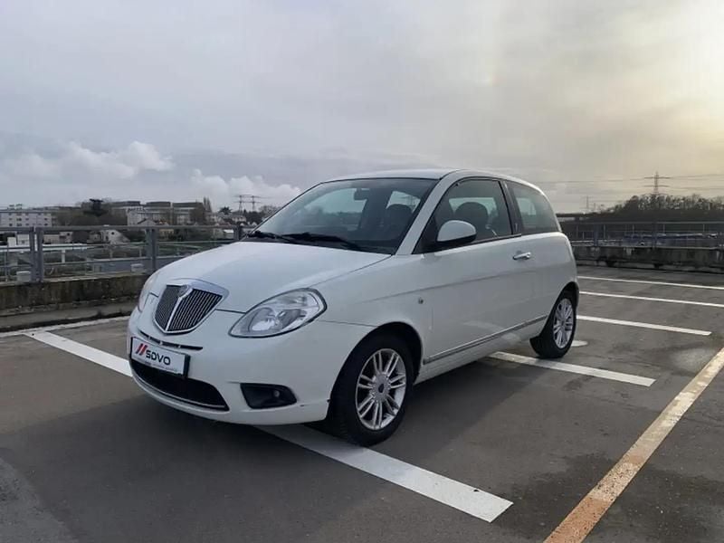 Blanc Occasion 2011 Lancia Ypsilon Citadine | 3 990 € - Image 1/4