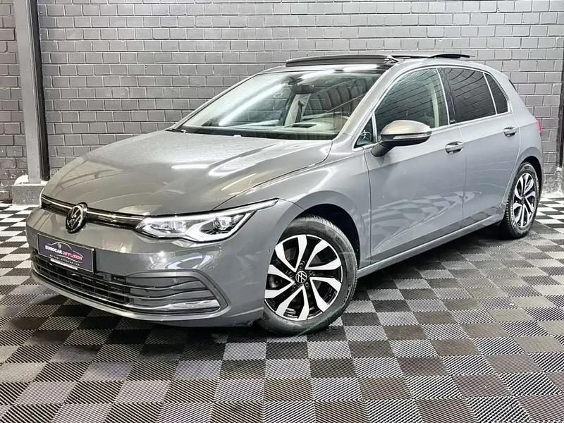 Gris Utilisé 2022 VW Golf VIII Active Berline | 29 733 € (Prix assez cher) - Image 1/4