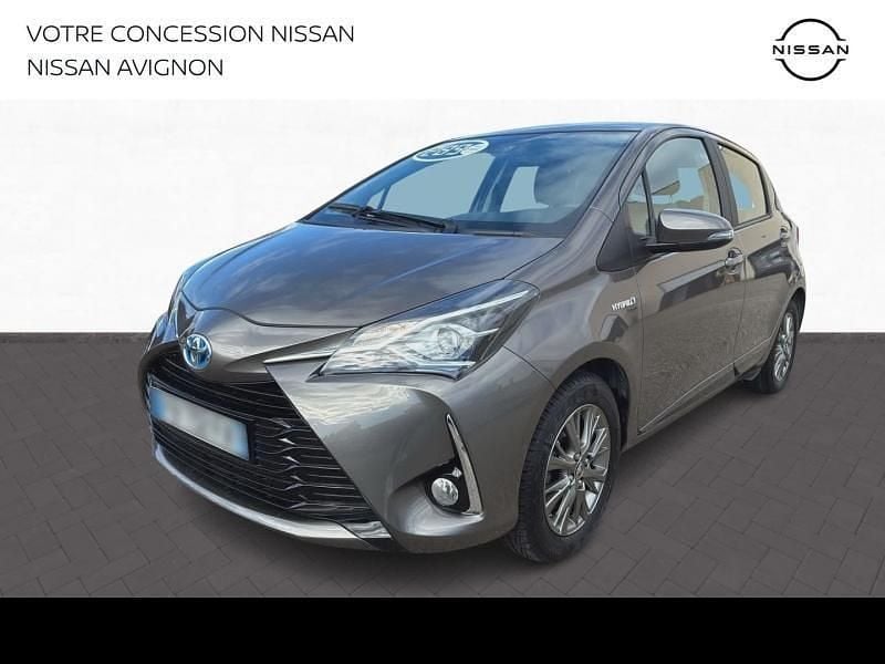 Occasion Toyota Yaris Hybrid 75 ch (55 kW) 2018 Gris dune Berline