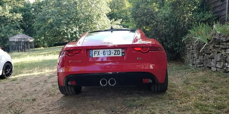 Rouge Occasion 2014 Jaguar F-Type S Coupé | 46 000 € (Prix juste) - Image 1/4