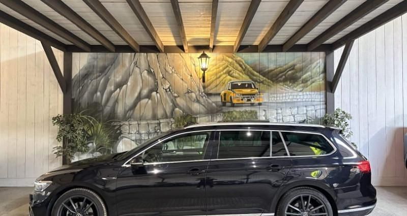 Utilisé 2022 VW Passat R-line Break | 25 950 € (Prix assez cher) - Image 1/4