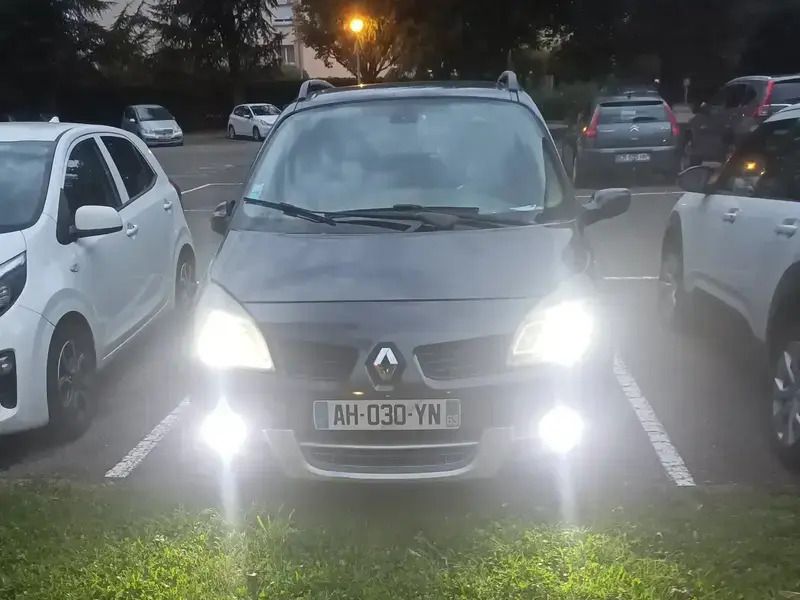 Gris Utilisé 2009 Renault Scénic III Monospace | 3 000 € (Prix cher) - Image 1/4