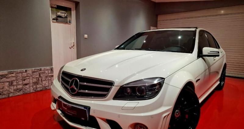 Blanc Utilisé 2010 Mercedes C63 AMG AMG Berline | 39 900 € (Prix juste) - Image 1/4