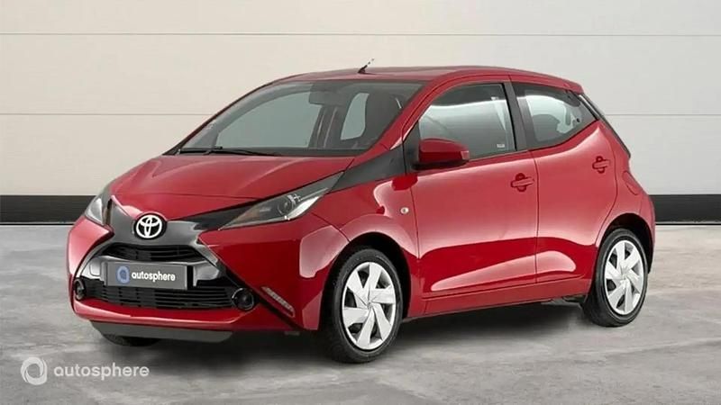 Rouge Utilisé 2017 Toyota Aygo X-play Citadine | 8 999 € (Prix juste) - Image 1/4