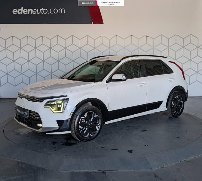 Blanc Utilisé 2024 Kia e-Niro Premium SUV | 35 990 € (Prix cher) - Image 1/4