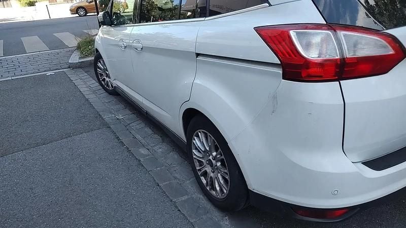 Utilisé 2012 Ford C-MAX Titanium Monospace | 6 000 € - Image 1/4