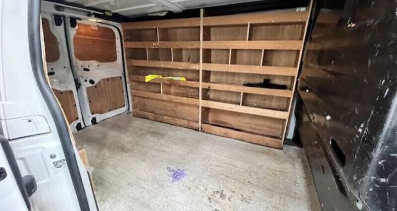 Image 3/4