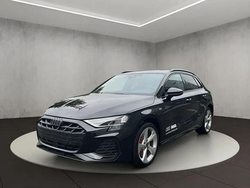 Noir Utilisé 2025 Audi A3 e-tron S-Line Citadine | 45 300 € - Image 1/4