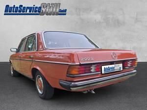 Occasion Mercedes 200 55 ch (40 kW) 1981 Rouge Berline