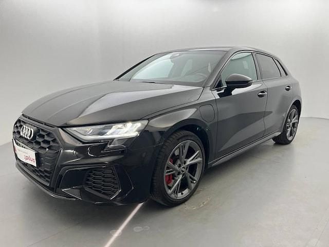 Noir mythic métallisé Utilisé 2021 Audi A3 Sportback e-tron Competition Berline | 29 890 € (Prix juste) - Image 1/4