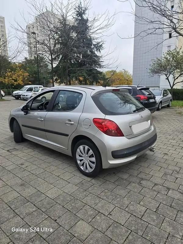 Occasion Peugeot 207 Premium 90 ch (66 kW) 2007 Berline