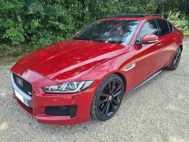 Rouge Occasion 2016 Jaguar XE Supercharged Berline | 27 900 € - Image 1/4