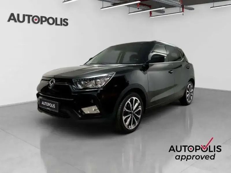 Noir Utilisé 2019 Ssangyong Tivoli Berline | 11 490 € - Image 1/4