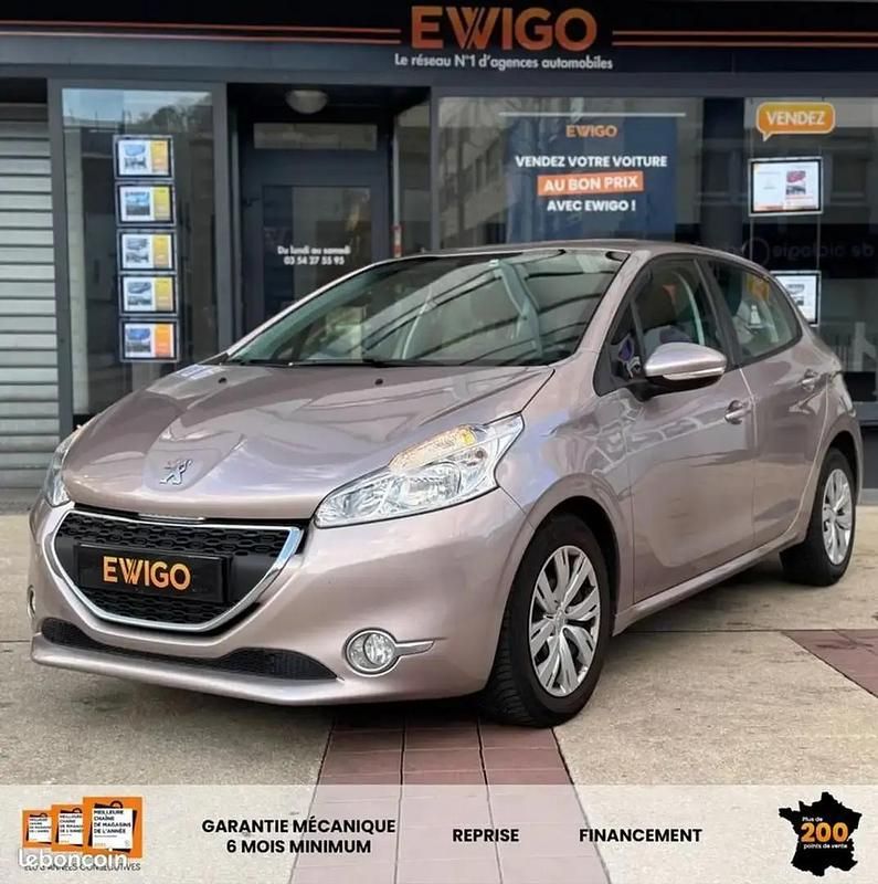 Rouge Occasion 2013 Peugeot 208 Active Citadine | 5 490 € (Bon prix) - Image 1/4