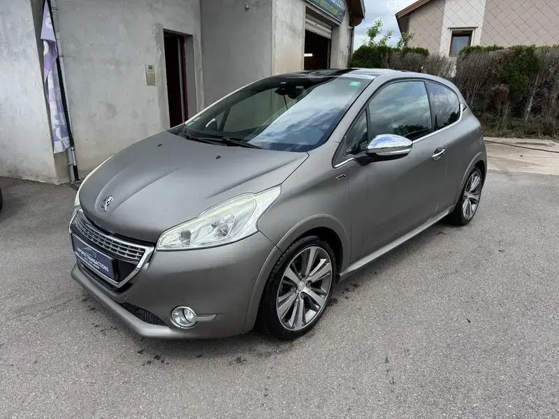 Gris Utilisé 2015 Peugeot 208 Citadine | 7 490 € (Prix juste) - Image 1/4