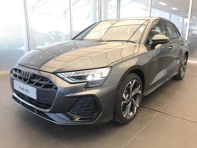 Gris daytona nacré Utilisé 2025 Audi A3 Sportback e-tron S-Line Citadine | 53 000 € - Image 1/4