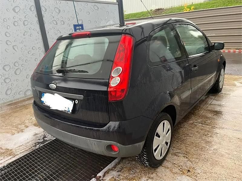 Occasion 2006 Ford Fiesta Ambiente Berline | 2 500 € (Prix juste) - Image 1/4