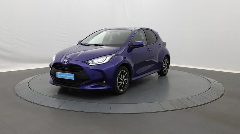 Bleu Utilisé 2023 Toyota Yaris Hybrid Design Berline | 21 699 € (Prix juste) - Image 1/3
