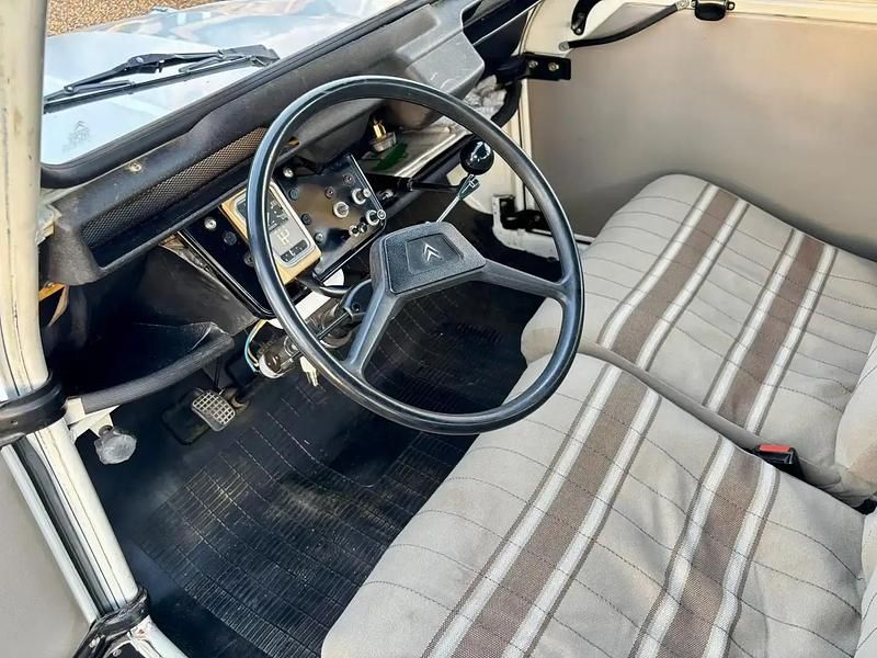 Occasion Citroën 2CV 29 ch (21 kW) 1985 Blanc Berline